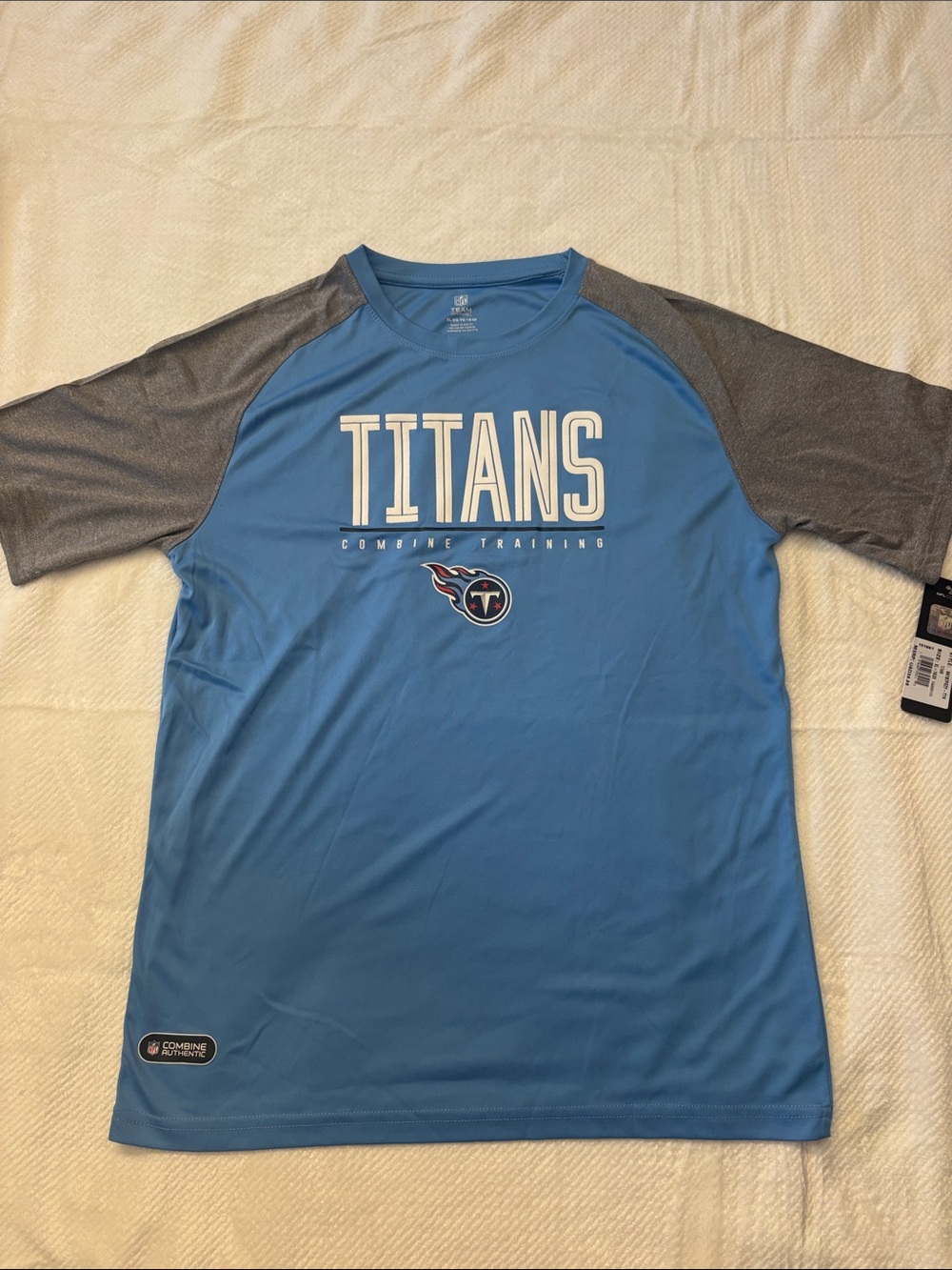 NFL Tennessee Titans Light Blue and Gray Performance Tee XL 18/20 Youth